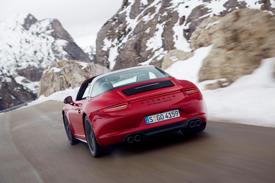  Porsche 911 Targa 4 GTS 2015 года  (фото 11 из 17)
